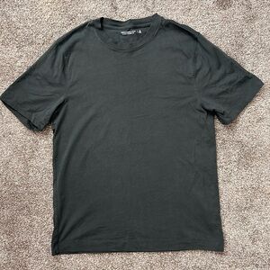 Abercrombie & Fitch Men’s Classic Polished Tee Black Short Sleeve Tee medium